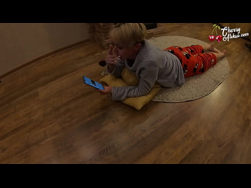❤️ Šialená blondínka fajčí obrovský penis a skáče na ňom - análny sex ❤ Tvrdé porno na sk.com-fullporner.ru ️❤